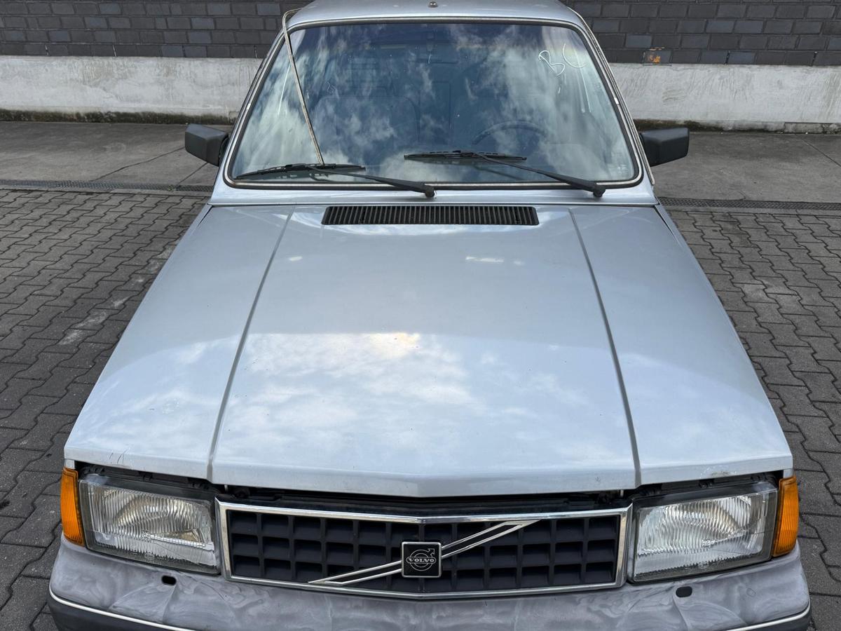 Volvo 340 original Motorhaube silber BJ86